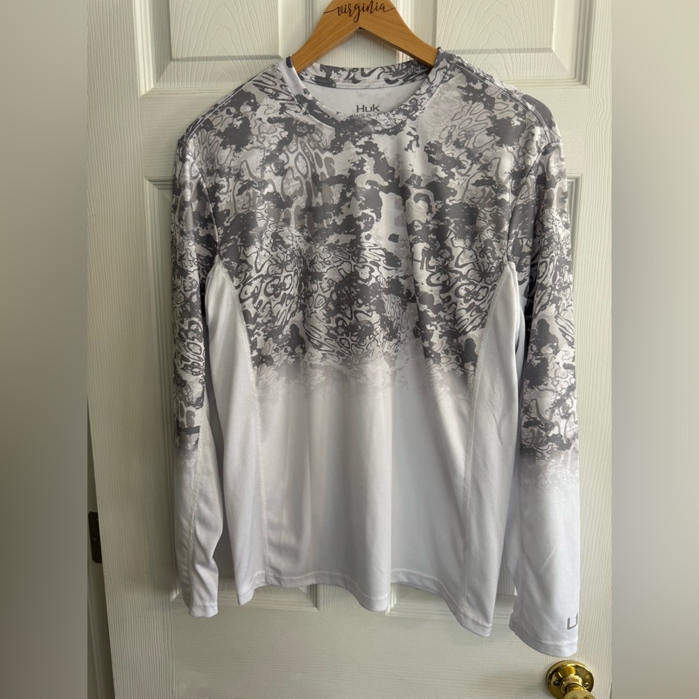 Huk men’s fishing shirt - NWOT